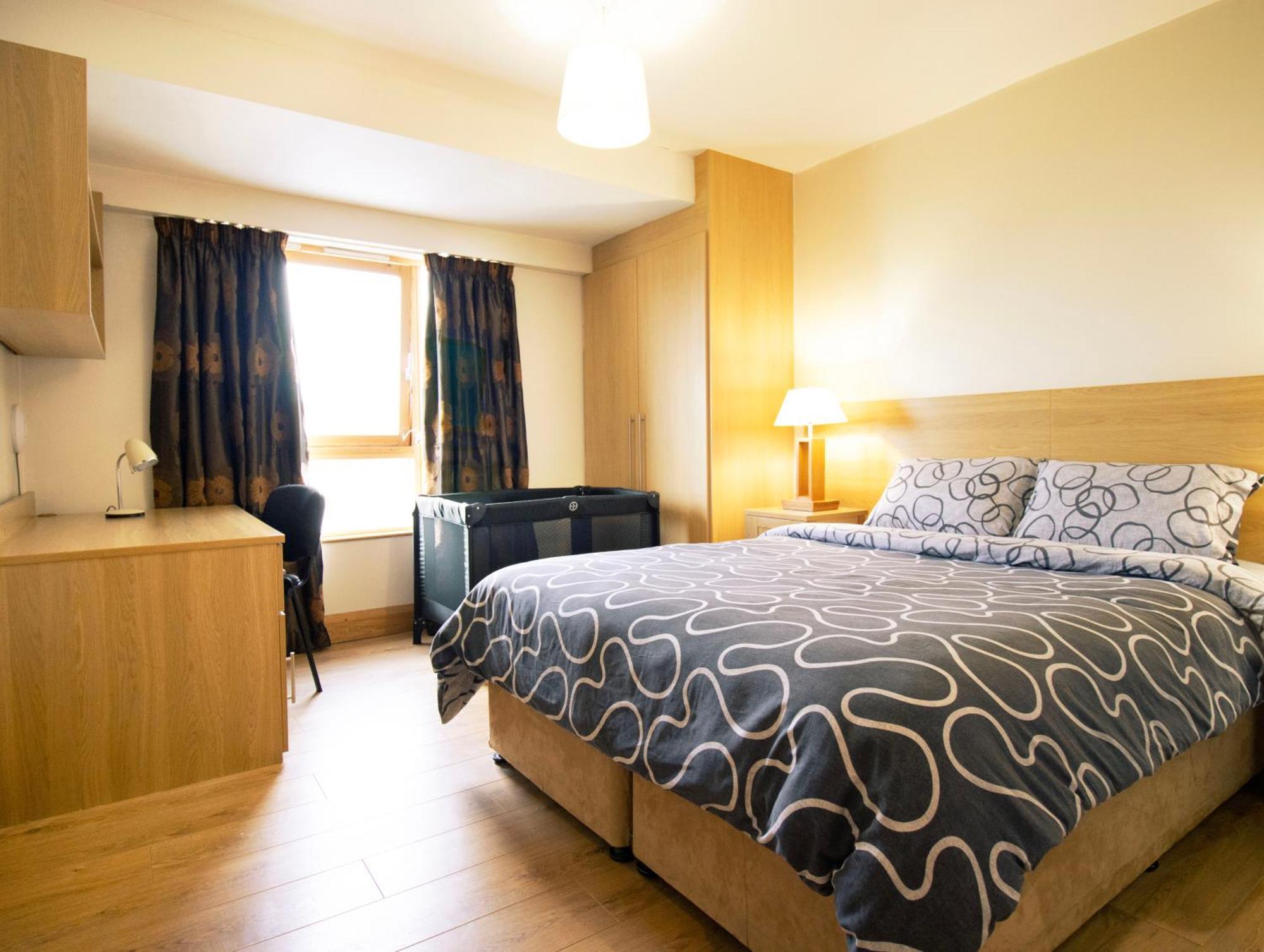 St Angela'S Lakeside Aparthotel Sala Sligo Dış mekan fotoğraf